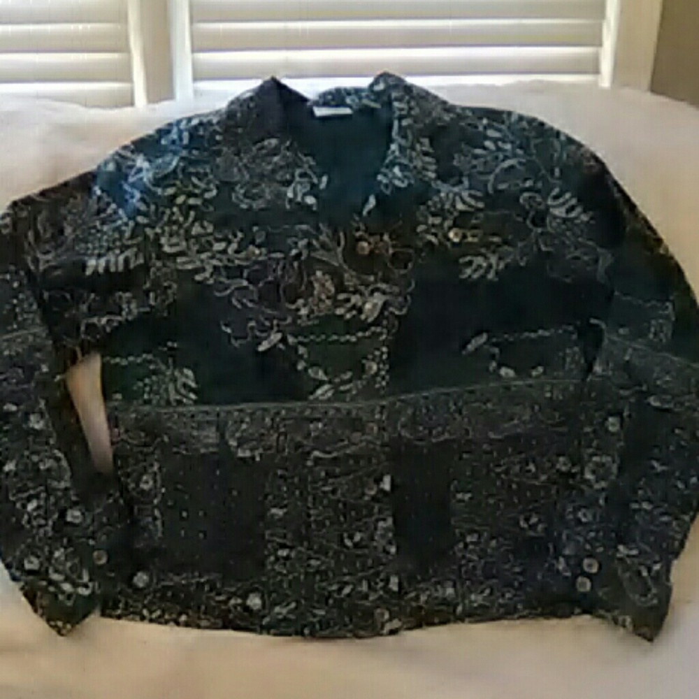 Chico's Sz 2. Fun Long-sleeved Jacket